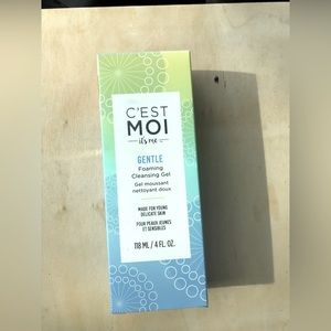 C’EST MOI it’s Me Gentle Foaming Cleansing Gel